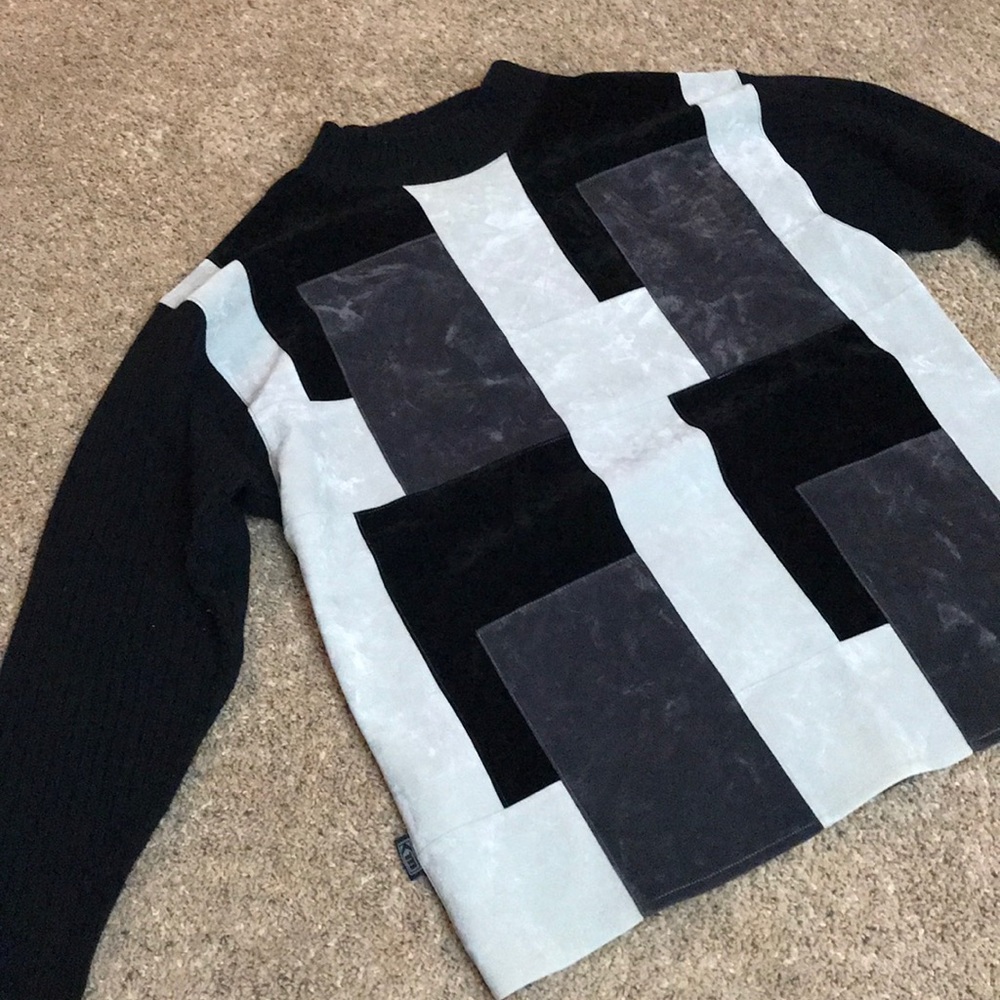 2xl suede sweater black and grey